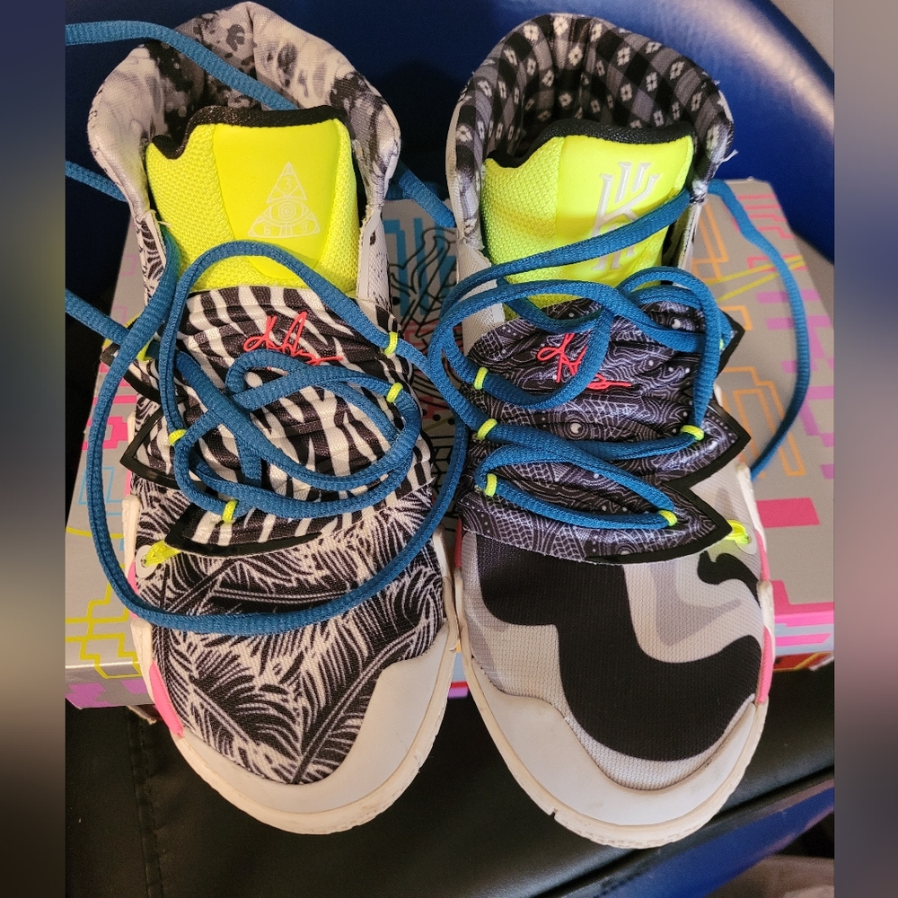 Kyrie Five gym shoe